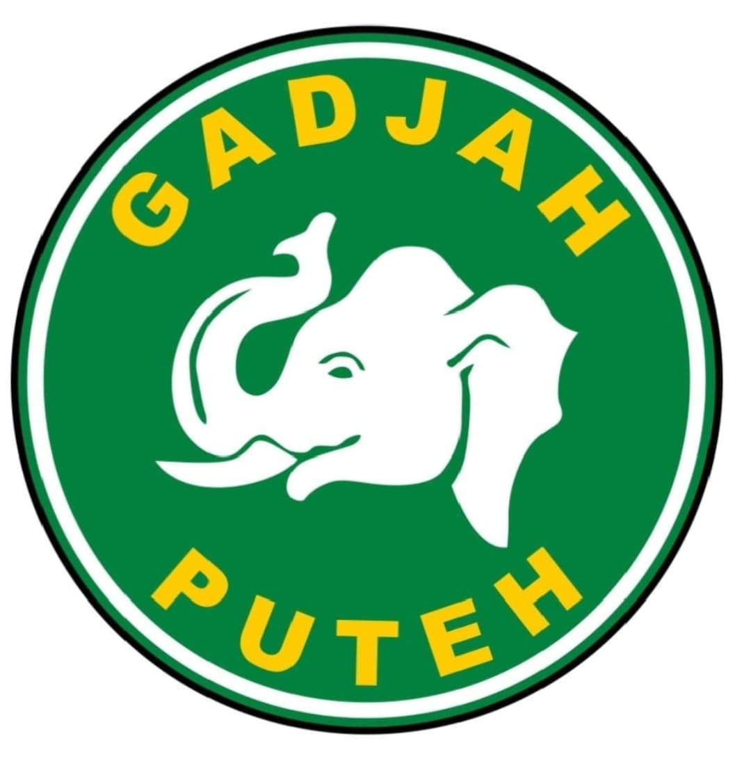 Logo Gadjah Puteh dengan ikon gajah berwarna putih dan tulisan berwarna kuning di dalam lingkaran hijau