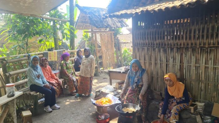Traditional indonesian house houses wood building indonesia make tropical housing structures eleven whilst kind could group people d5 disimpan dari