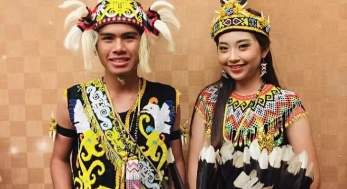 Baju adat dayak kalimantan timur