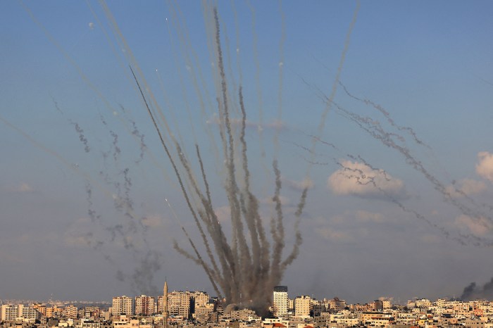 Israel rocket hamas gaza world tel aviv between battle off