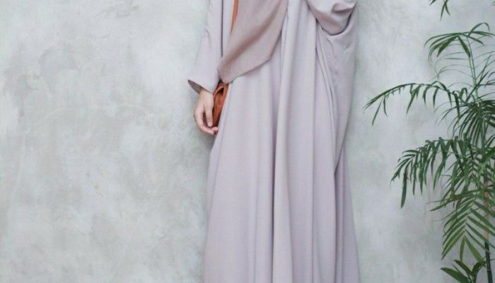 Gamis Syari Polos Tren, Gaya, dan Perawatan