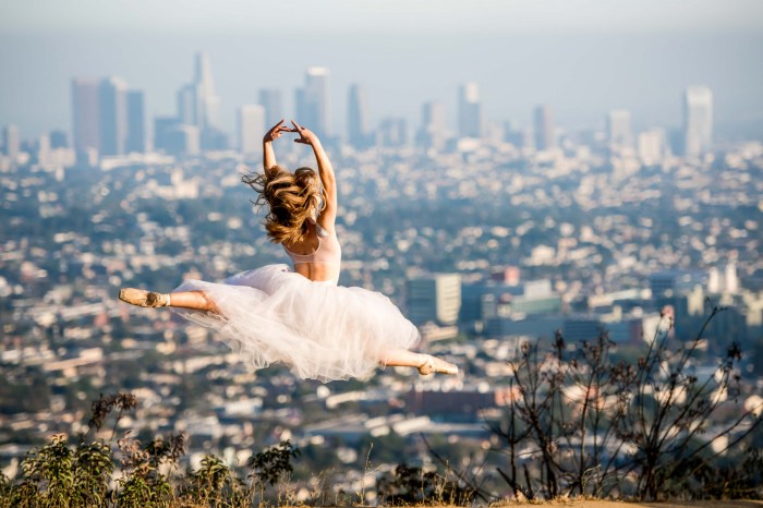 Berikut merupakan unsur estetis tari tunggal kecuali
