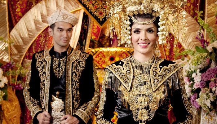 Baju Adat Padang Wanita Sejarah, Jenis, dan Makna
