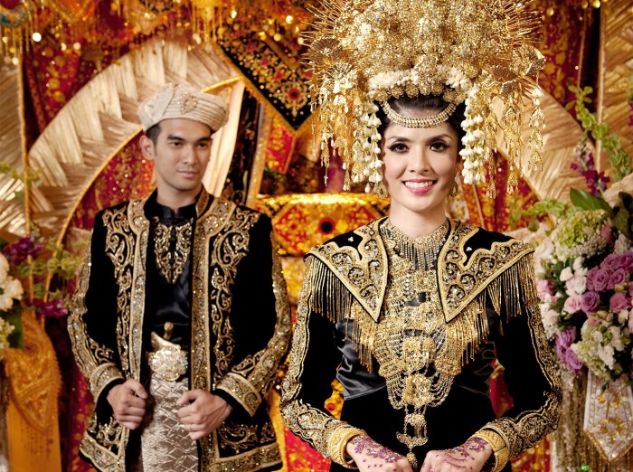Baju adat padang wanita
