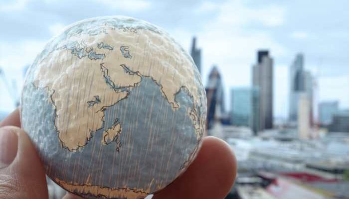 Contoh Globalisasi Ekonomi Dampak dan Analisis