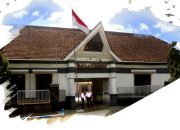 Rumah Sakit Pendidikan Pertama di Indonesia