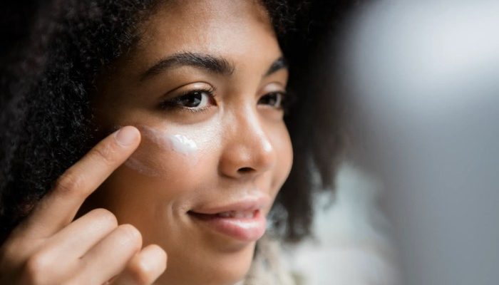 Eksfoliasi Dulu atau Cuci Muka Dulu?
