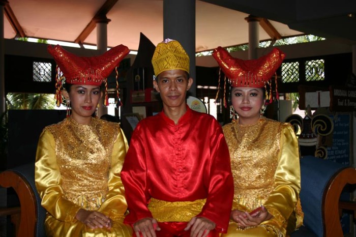 Indonesia customs history ancient hindu asianinfo traditions indo background period kingdoms