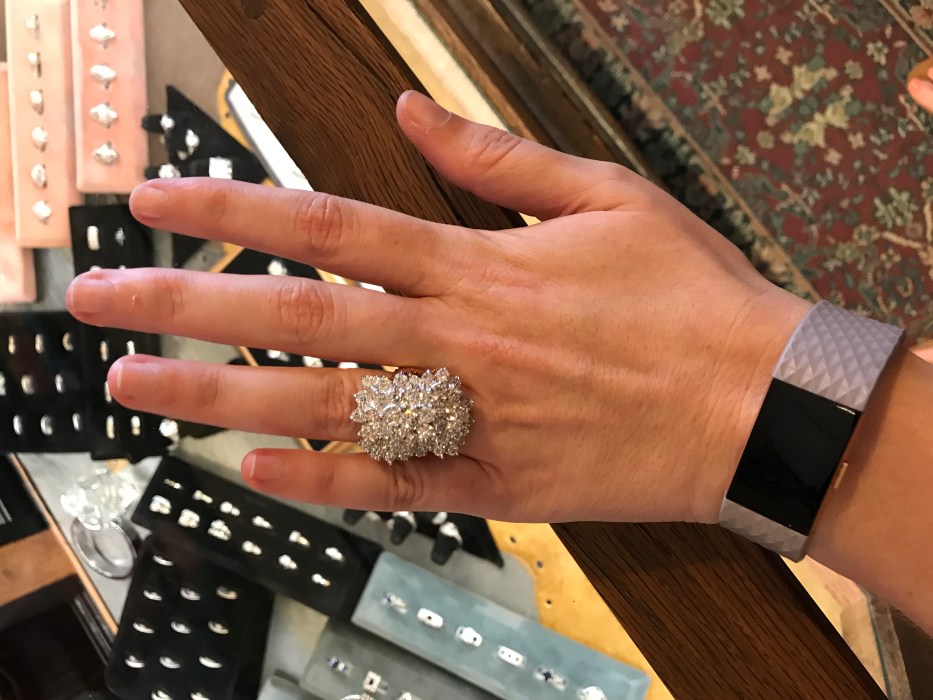 Cara mengatasi cincin yang kebesaran