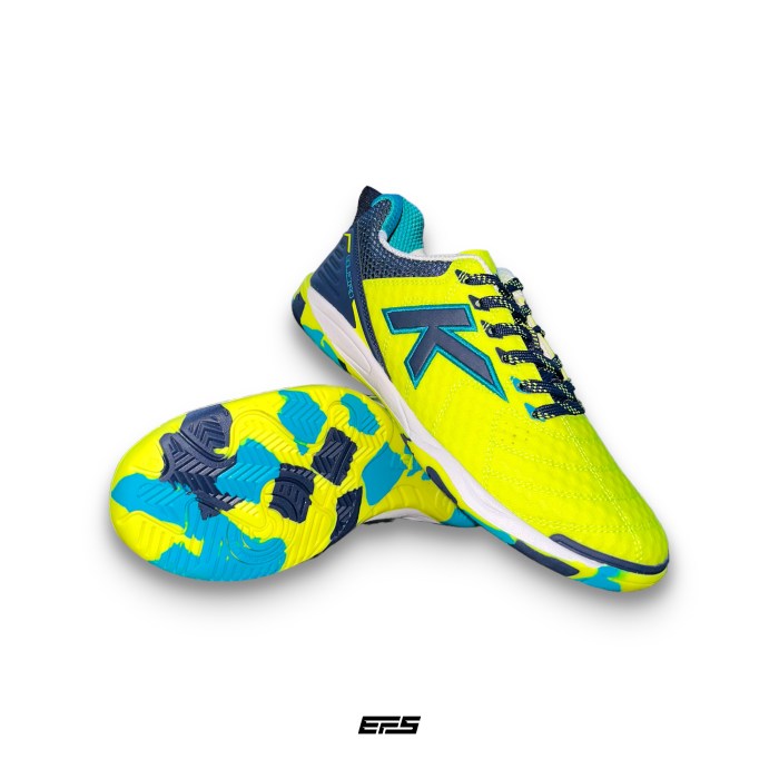 Sepatu futsal league