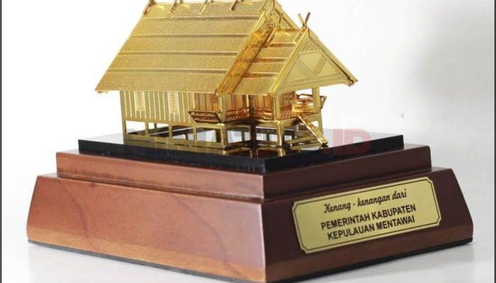 Miniatur Rumah Adat Bali Seni dan Budaya