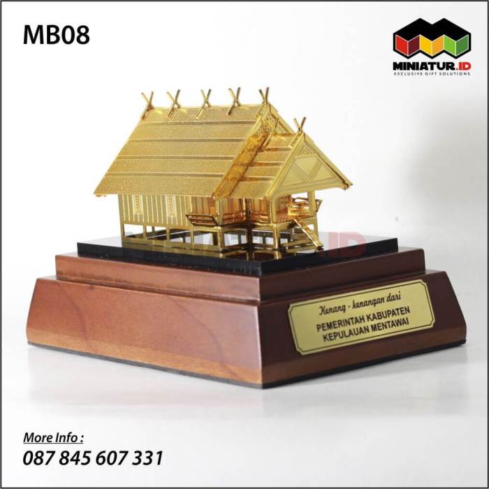 Miniatur rumah adat bali