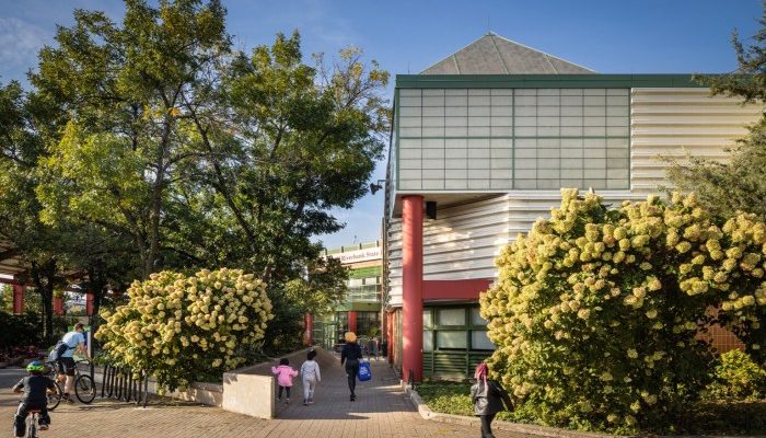 Menjelajah Makna dan Simbolisme Tepian Batang