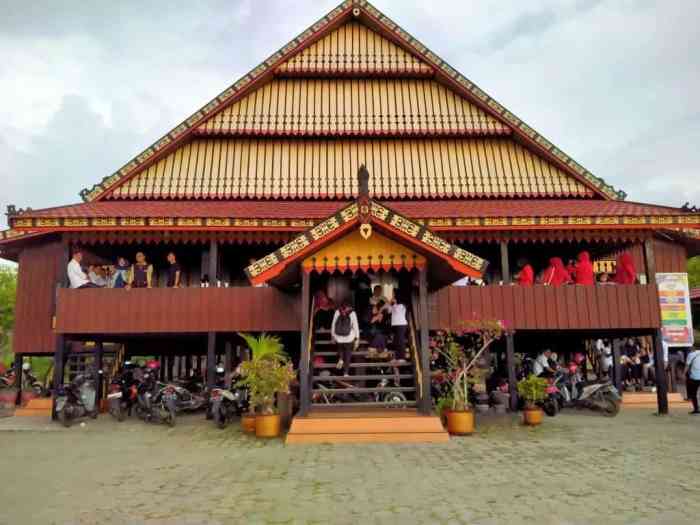 Sulawesi rumah north house minahasa houses tomohon city traditional wooden induk glad assistance giving required whatsapp any would need information
