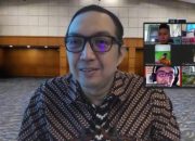 Urusan utama pemimpin Merdeka Belajar adalah pengembangan kurikulum, kompetensi guru, dan budaya sekolah.