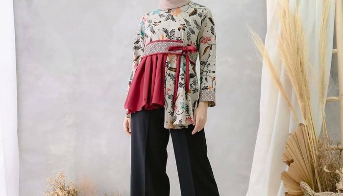 Model Baju Batik Atasan Wanita Lengan Panjang Modern