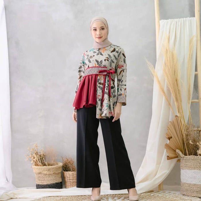 Model baju batik atasan wanita lengan panjang modern