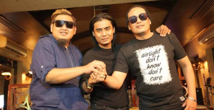 Kunci gitar st12 cinta tak direstui