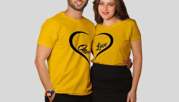 Tren Baju Couple Kaos Desain, Bahan, dan Pemasaran