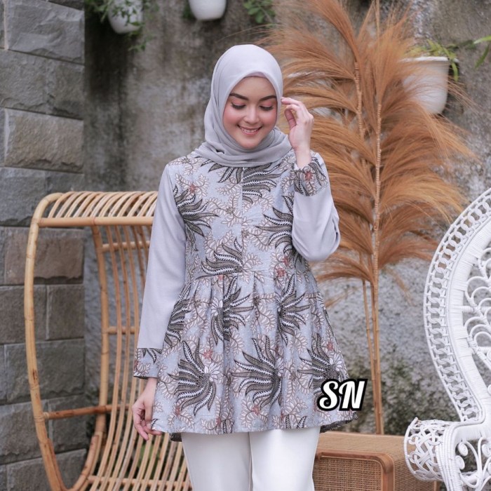Model baju batik atasan wanita lengan panjang modern
