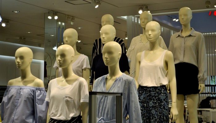 Baju Biru Cocok Dengan Jilbab Warna Apa?