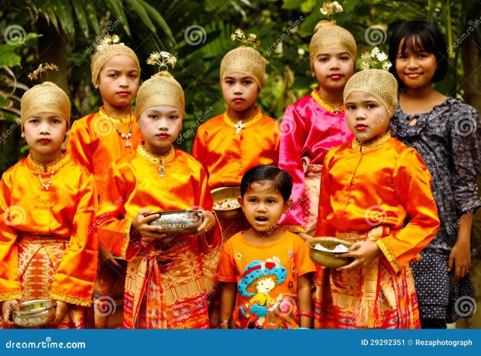 Gambar baju adat aceh