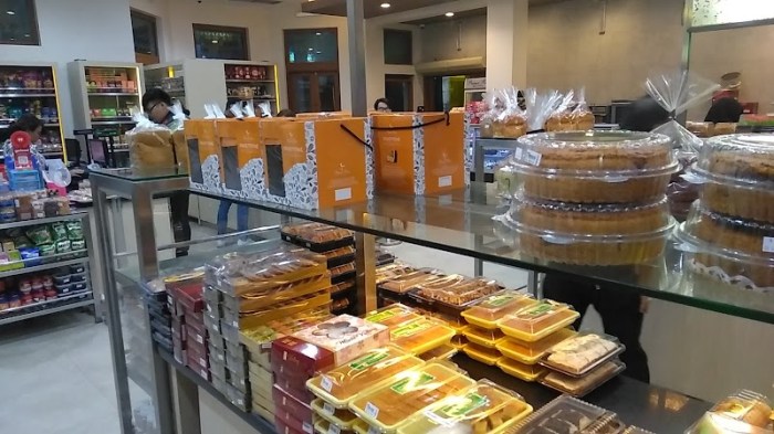 The harvest cakes buah batu