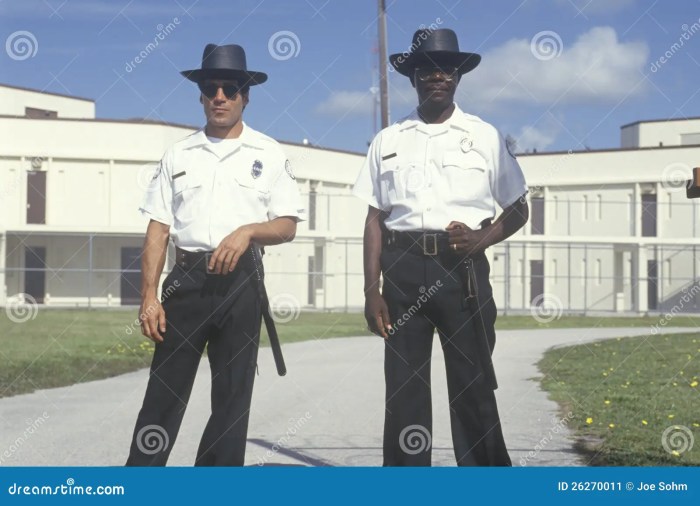 Cpns penjaga tahanan