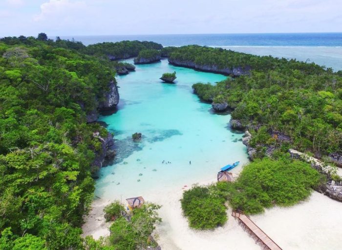 Daerah di indonesia yang bagaikan mutiara dari timur adalah