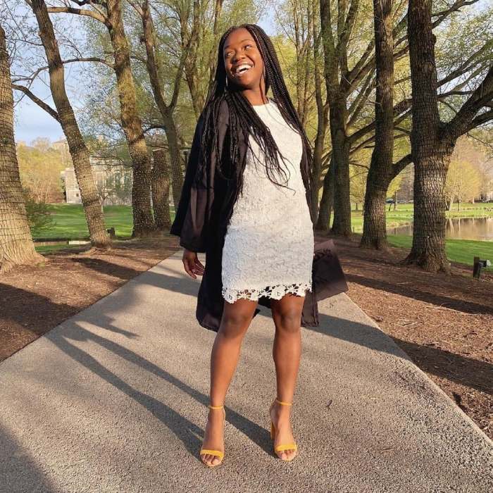 Model baju gamis untuk menghadiri acara wisuda