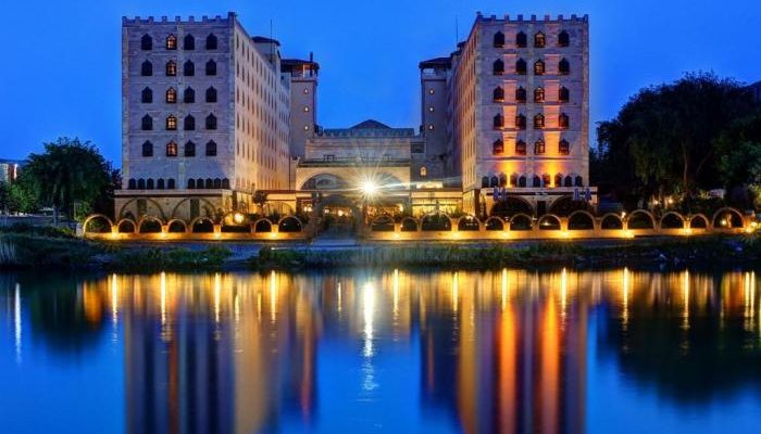 Hotel Buah Sinuan  Surga Liburan Tropis