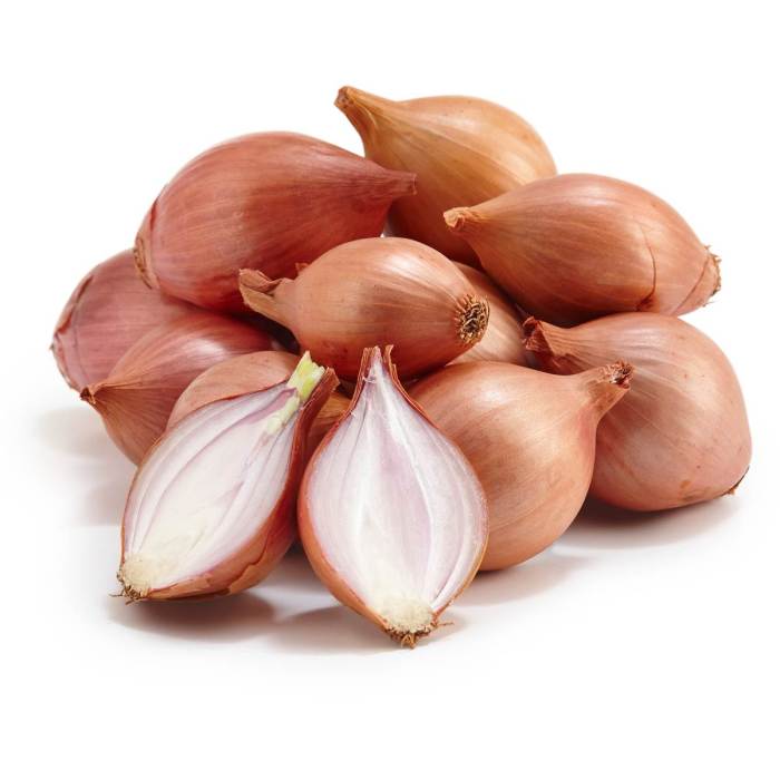 Shallots peeled