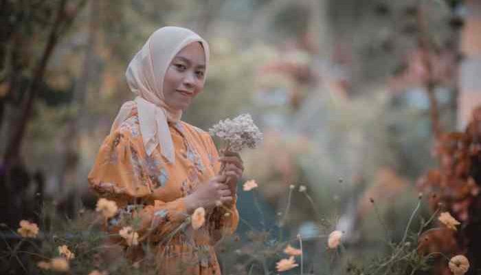 Baju Kuning Cocok Dengan Jilbab Warna Apa?