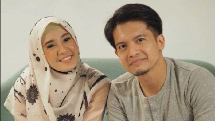Dhini Aminarti hamil anak kedua dari Dimas Seto?