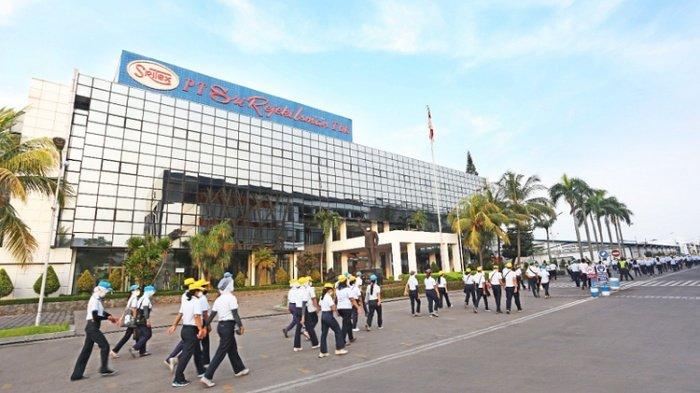 Pengalaman pahit karyawan Sritex yang di PHK dan seragam penuh tanda tangan