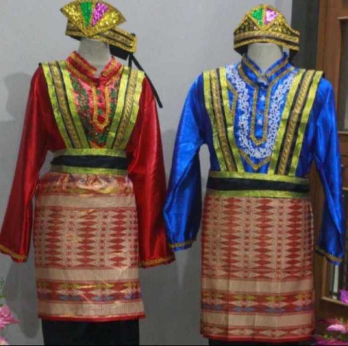 Baju adat Aceh untuk perempuan dan laki-laki beserta aksesorisnya