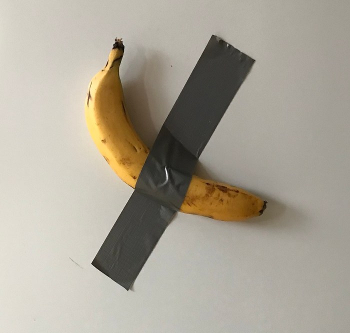 Karya Seni 'Pisang Dilakban' Jadi Iklan Buat Super Bowl