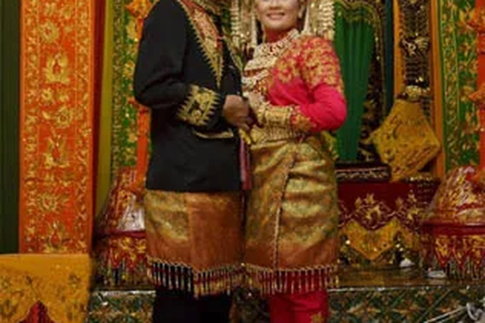 Mengenal berbagai jenis baju adat Aceh dan makna simbolnya
