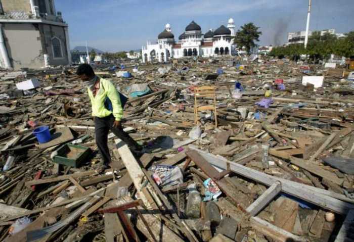 Dampak tsunami Aceh 2004, upaya rekonstruksi, dan kisah inspiratif para korban
