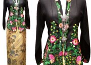 Model Kebaya Polos Tren, Kain, dan Aksesoris