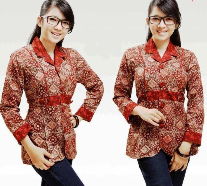 Model atasan batik kombinasi kain polos untuk remaja