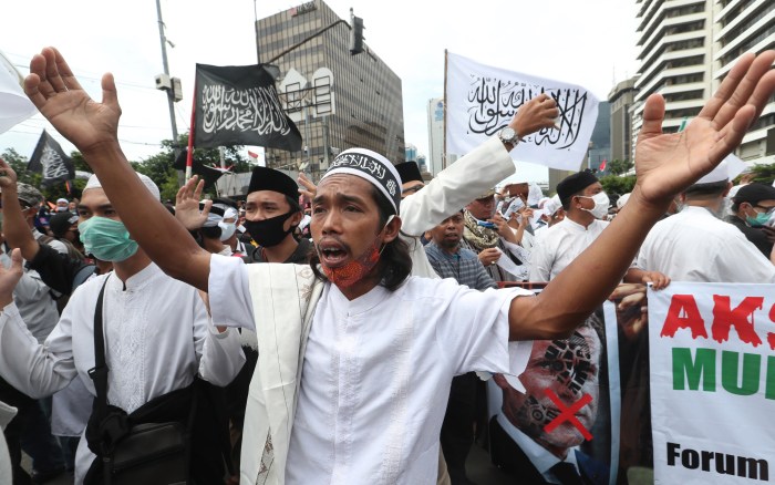 Siapa Tokoh yang Menyatakan Islamisasi oleh Para Musafir di Indonesia?