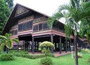 Perbandingan Rumah Adat Aceh, Sumatera Barat, dan Sumatera Utara