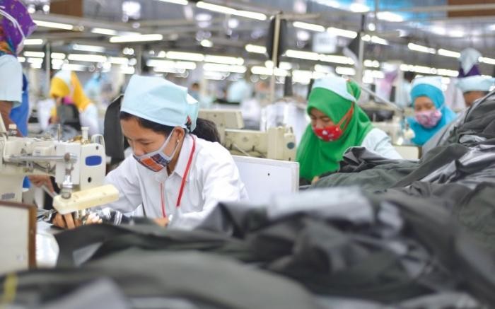 Pengalaman pahit karyawan Sritex yang di PHK dan seragam penuh tanda tangan