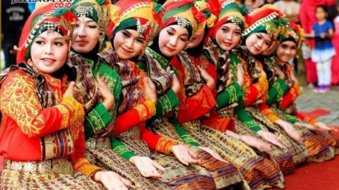 Aceh bangsa keindahan pengantin busana tradisional idemodelbusana