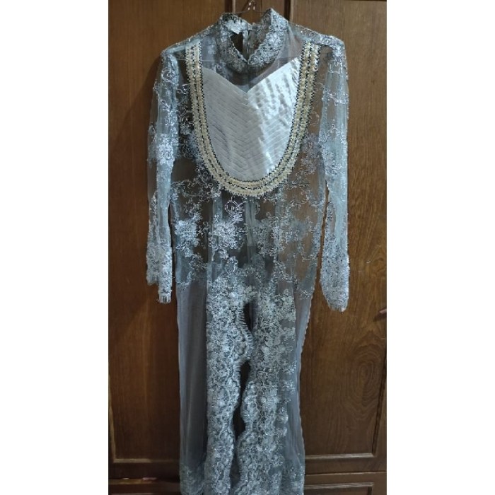 Kebaya brokat panjang