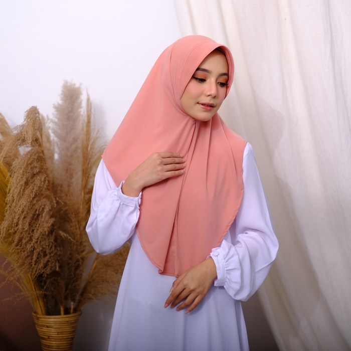 Khimar dara bisa meluncurkan nih hijab bernama kerudung multifungsi sis