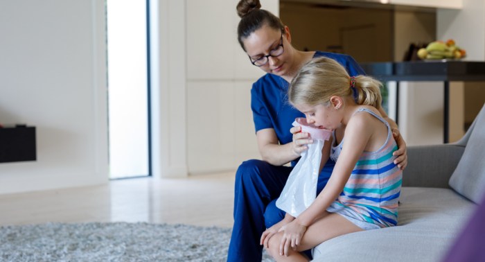 Pertolongan pertama anak muntah terus