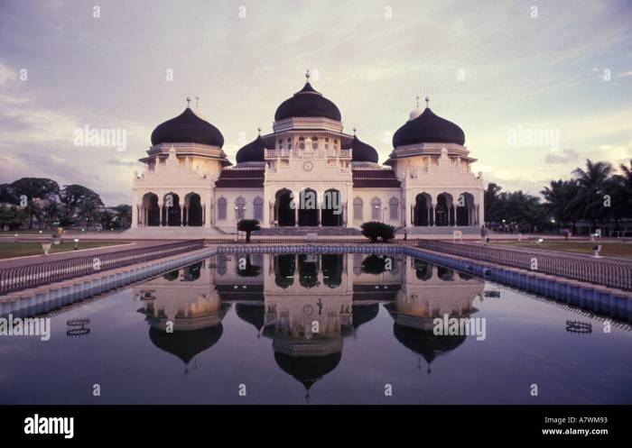 Adzan subuh di Banda Aceh dan masjid-masjid bersejarah