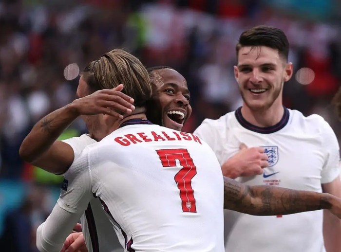 Jarak stadion dan rivalitas: studi kasus Liga Inggris vs Liga Spanyol